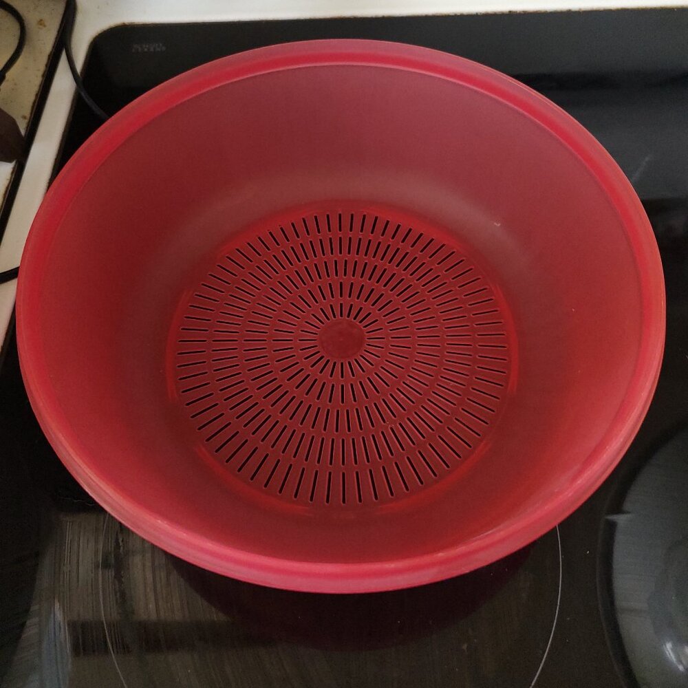 Tupperware strainer